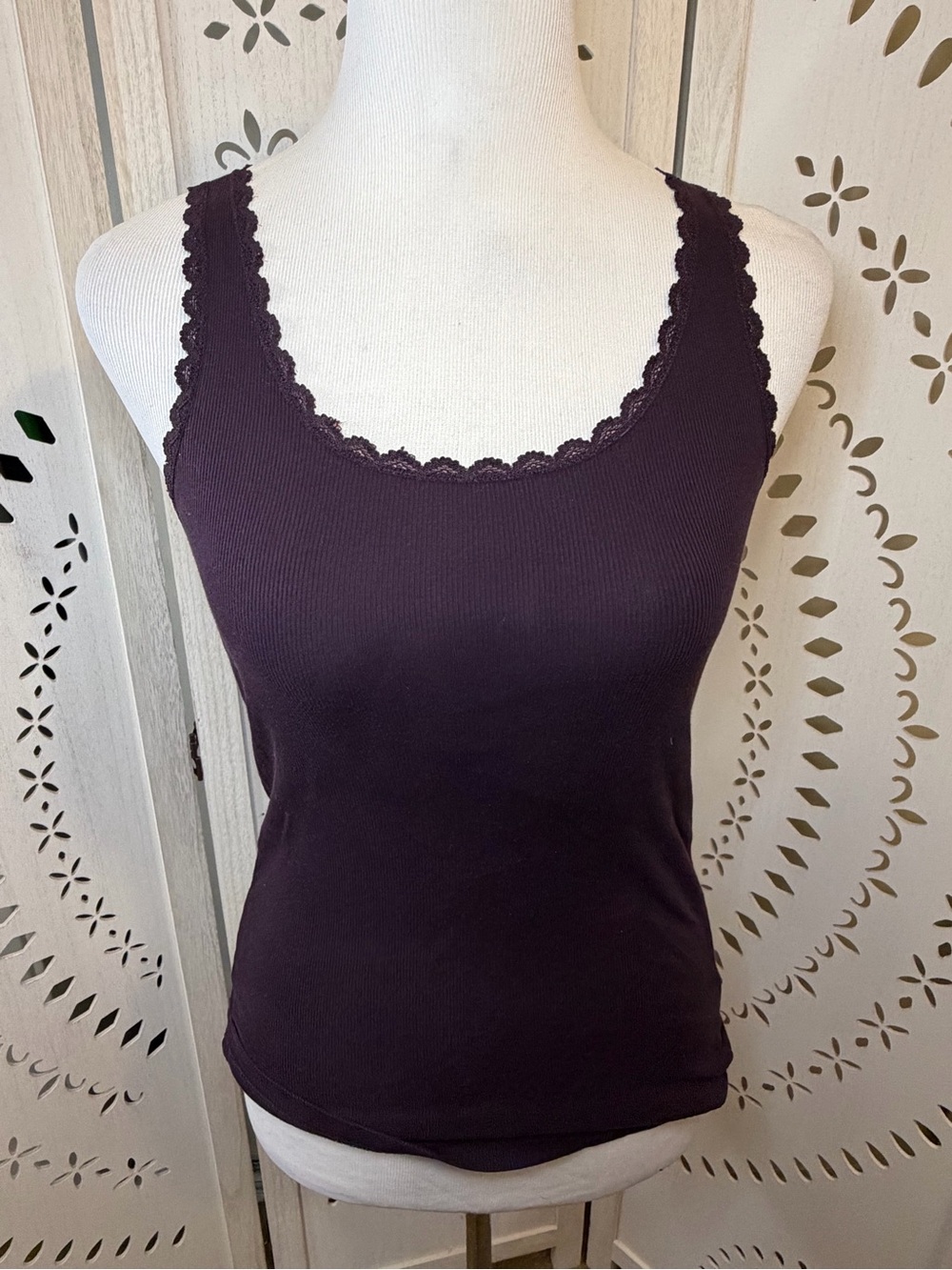 GAP Body Lace-Trim Ribbed Tank Top - Deep Plum